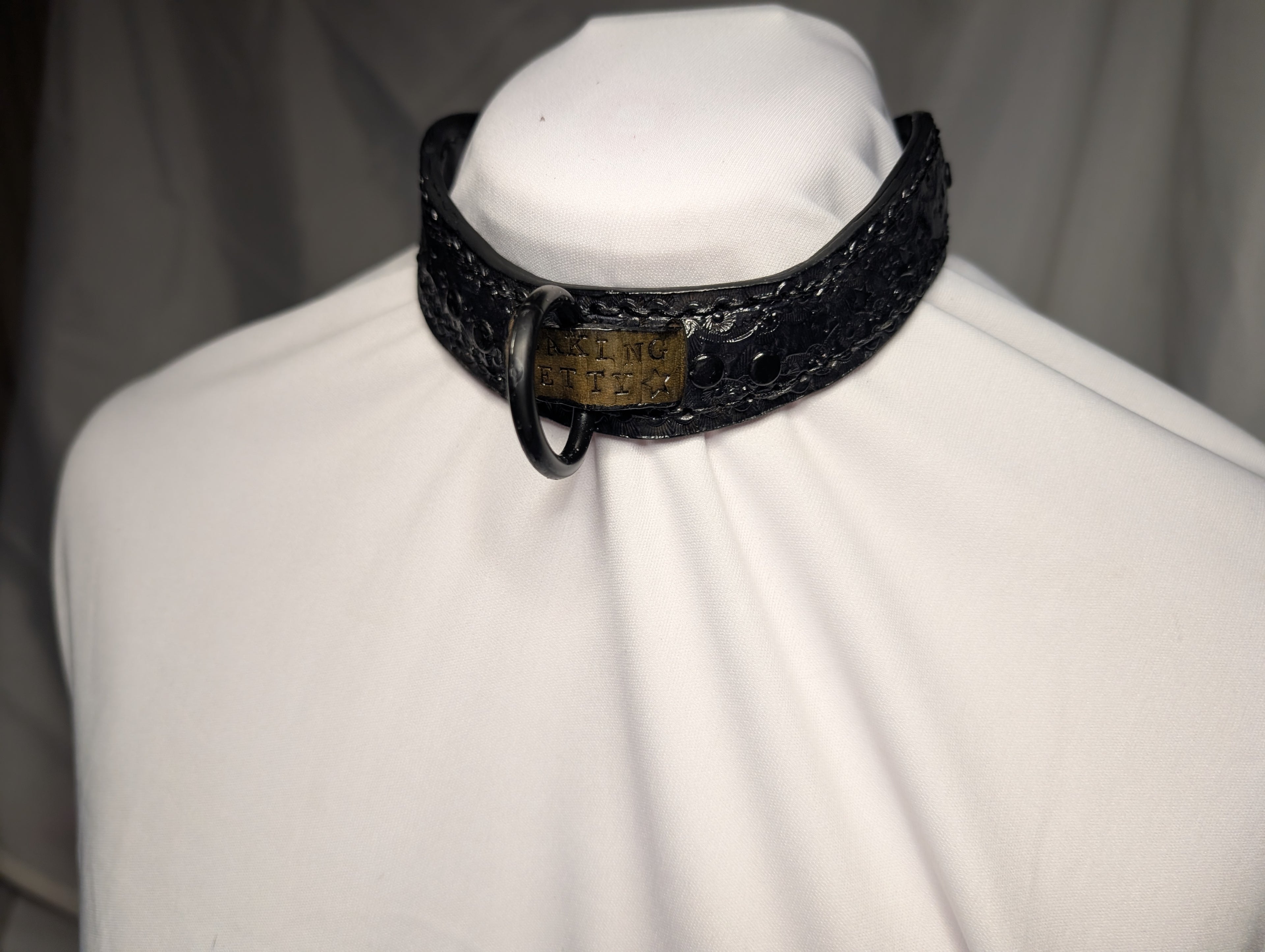 Leather "Straight Edge choke-her-chain"  working collar. Black with brown and black hardware