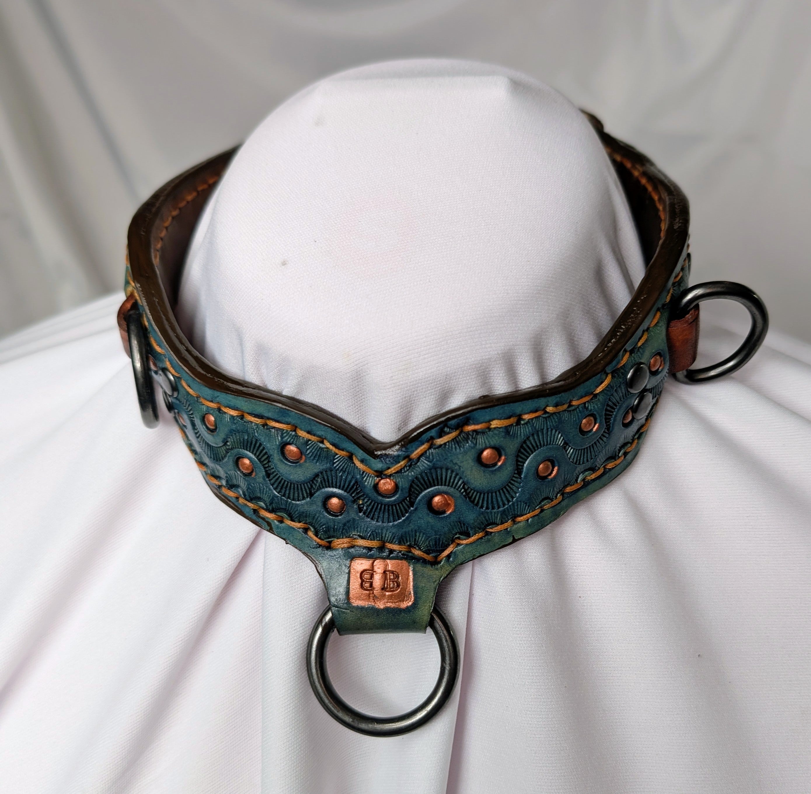 Blue & Brown Working Collar, one size with clasp closure