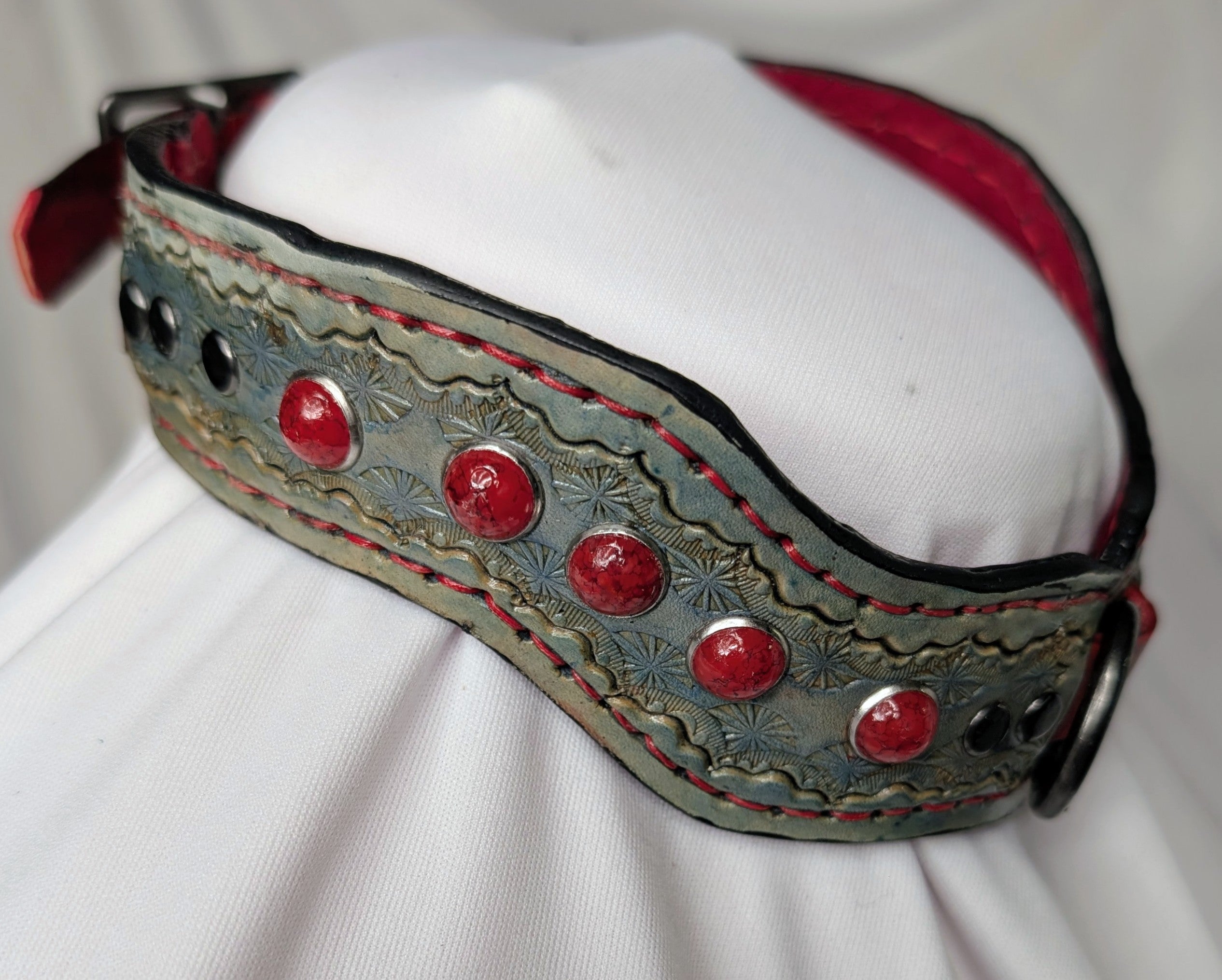 Blue leather  buckled collar with red suede lining, red stone decor