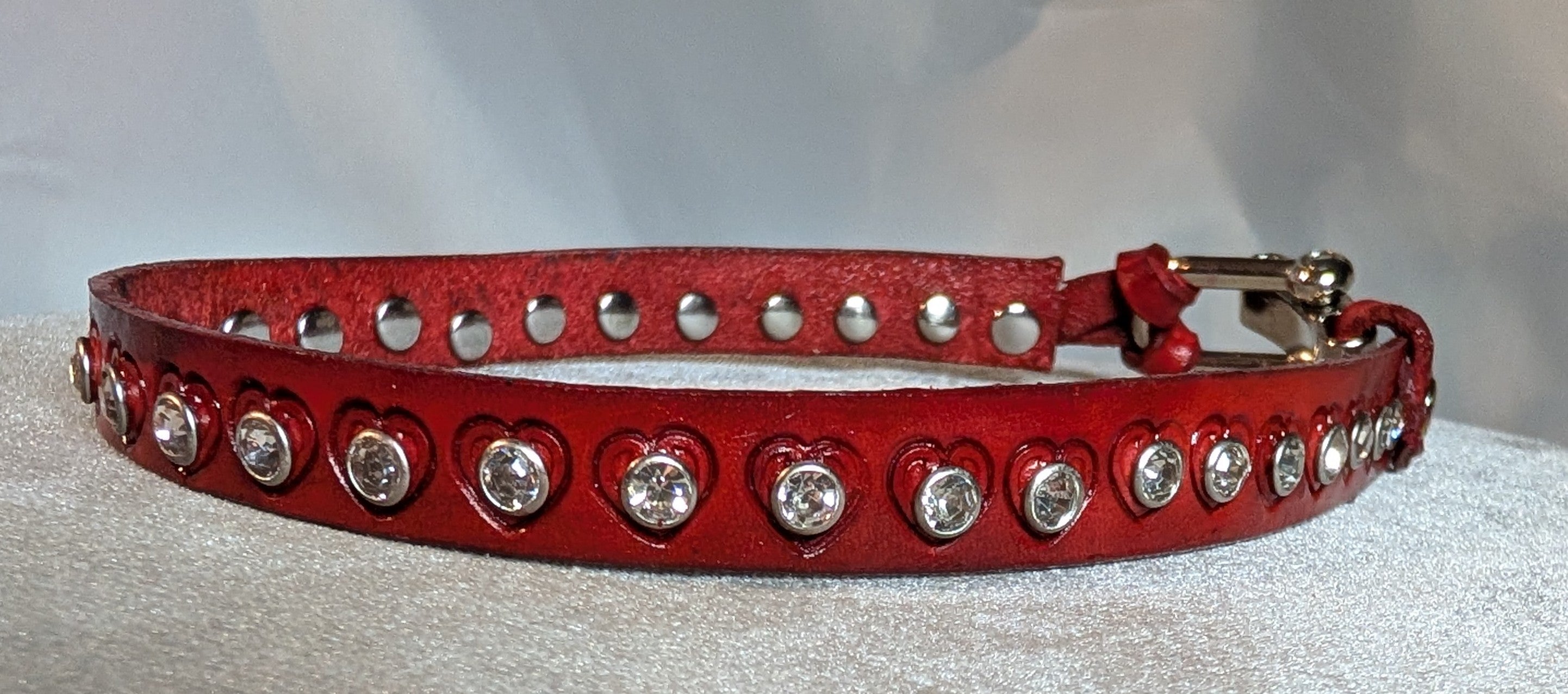 Slim Leather Day Collar, red w/ rhinestones
