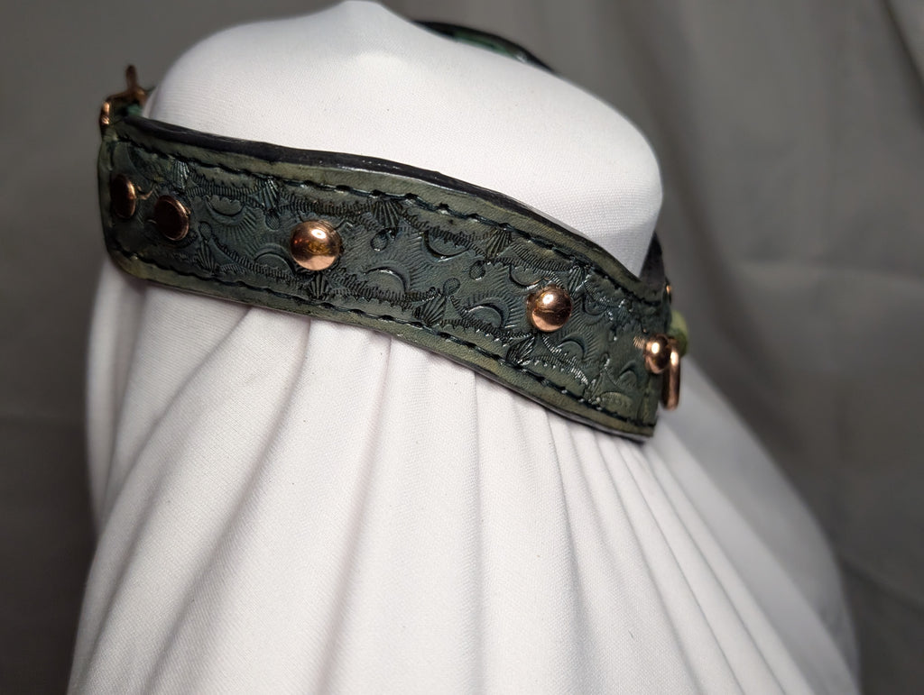 Custom buckled collar, ergonomic cut